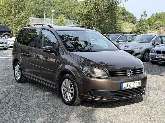 Volkswagen Touran 2 of 27