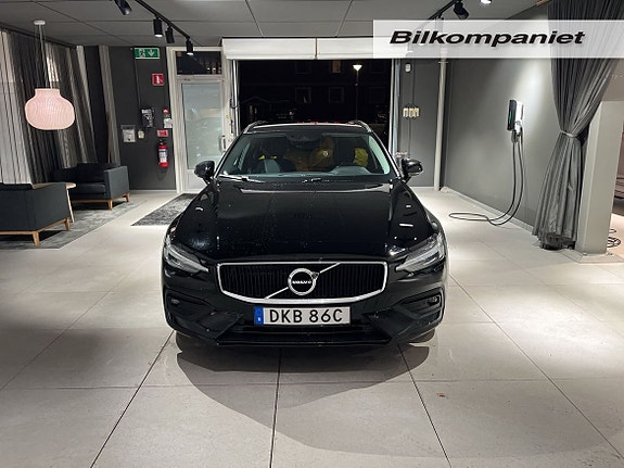 Volvo V60 2 of 15