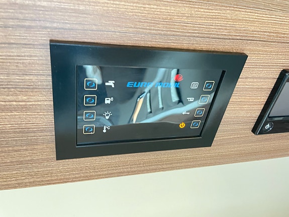 Eura Mobil Integra Line 695 QB / ALDE / Automat / Taksäng / Solcell / 18 of 23