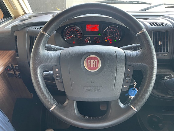 Eura Mobil Integra Line 695 QB / ALDE / Automat / Taksäng / Solcell / 21 of 23