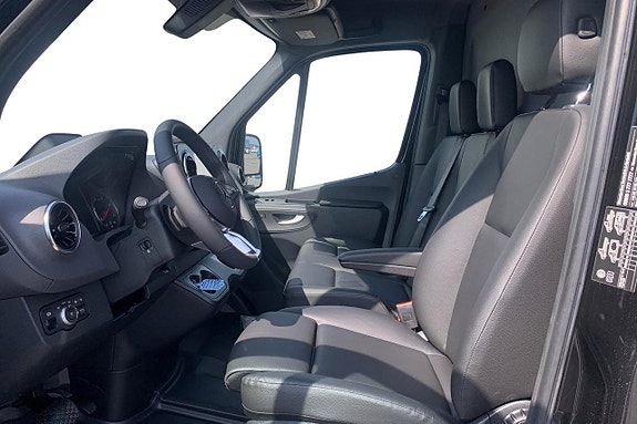Mercedes-Benz Sprinter 319 11 of 11