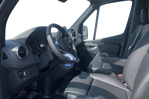 Mercedes-Benz Sprinter 319 9 of 11