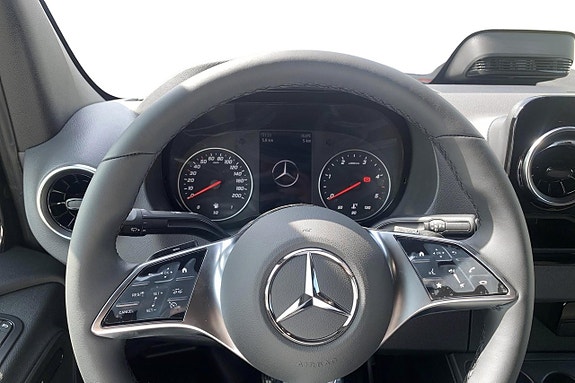 Mercedes-Benz Sprinter 319 10 of 11