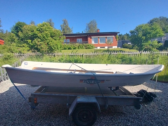 Eka med motor 8 hk 2 of 6
