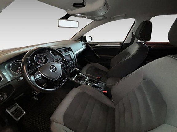 Volkswagen Golf Alltrack 10 of 15