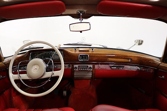 Mercedes-Benz W128 11 of 24