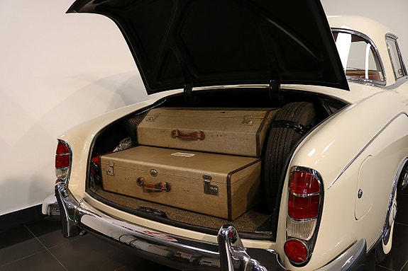 Mercedes-Benz W128 18 of 24