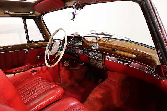 Mercedes-Benz W128 13 of 24