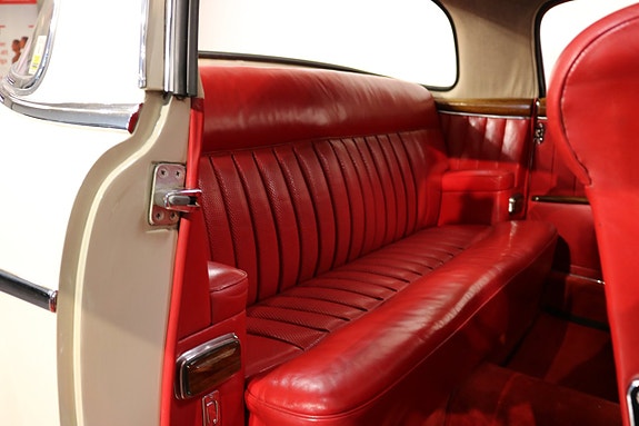 Mercedes-Benz W128 15 of 24