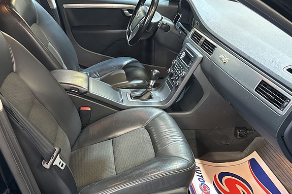 Volvo V70 7 of 14
