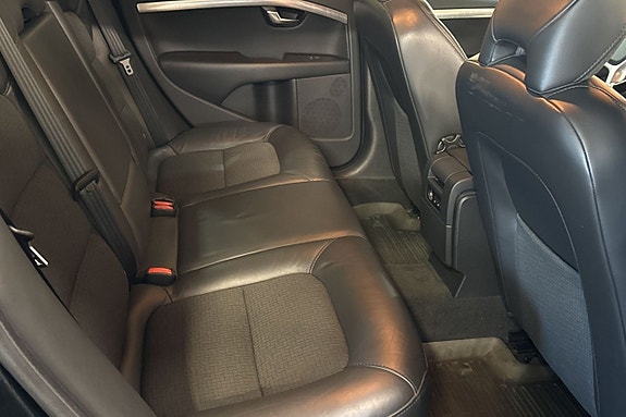 Volvo V70 8 of 14