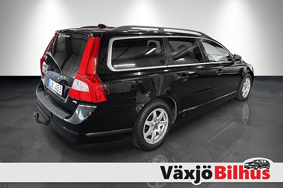 Volvo V70 2 of 14