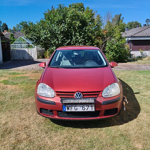 Volkswagen Golf V 2 of 17