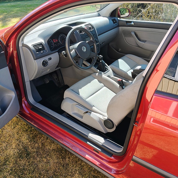 Volkswagen Golf V 10 of 17