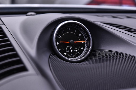 Porsche Cayenne 13 of 30