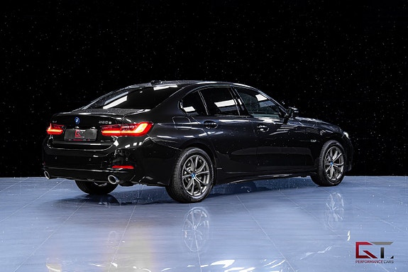 BMW 330e 8 of 20