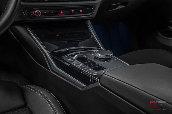 BMW 330e 16 of 20