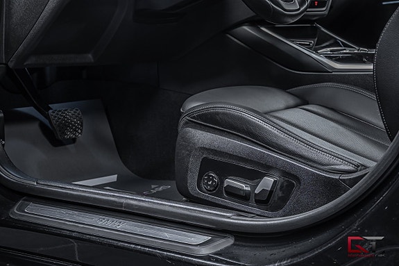 BMW 330e 14 of 20