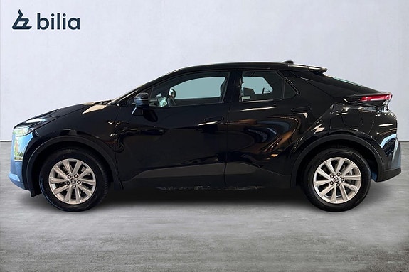 Toyota C-HR 3 of 21