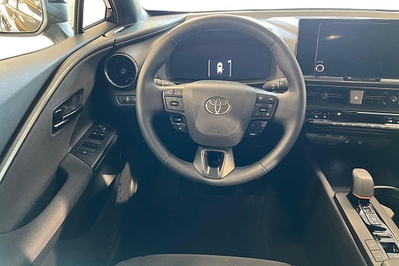 Toyota C-HR 11 of 21