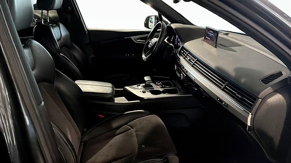 Audi Q7 3 of 12
