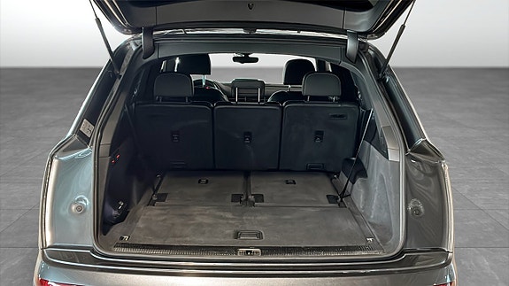 Audi Q7 10 of 12