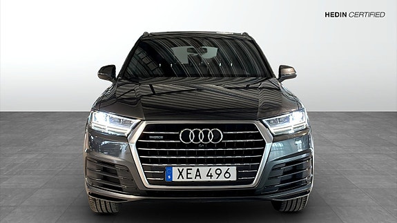 Audi Q7 8 of 12