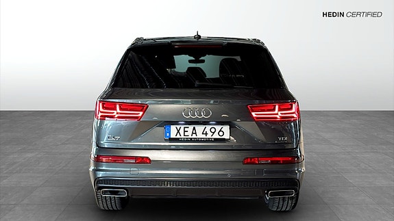 Audi Q7 7 of 12