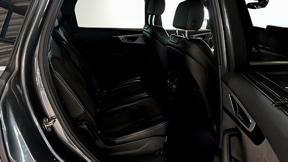 Audi Q7 5 of 12