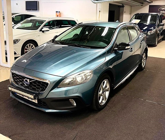 Volvo V40 Cross Country 4 of 17