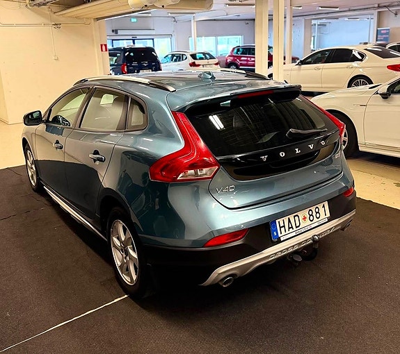 Volvo V40 Cross Country 5 of 17