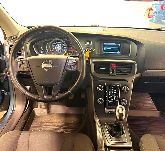 Volvo V40 Cross Country 12 of 17