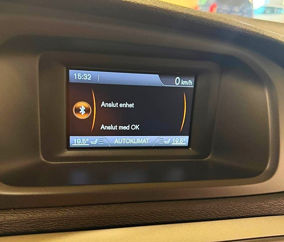 Volvo V40 Cross Country 14 of 17
