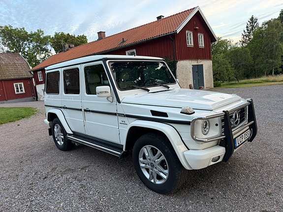 Mercedes-Benz G55 2 of 11