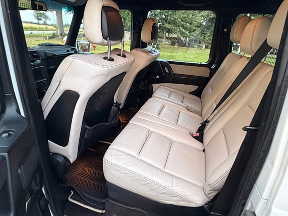 Mercedes-Benz G55 9 of 11