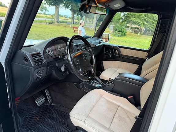 Mercedes-Benz G55 3 of 11