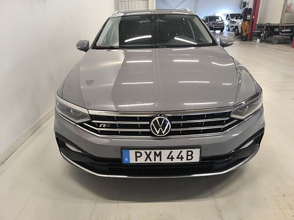 Volkswagen Passat 2 of 10