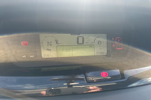Citroen Grand C4 Picasso 22 of 26
