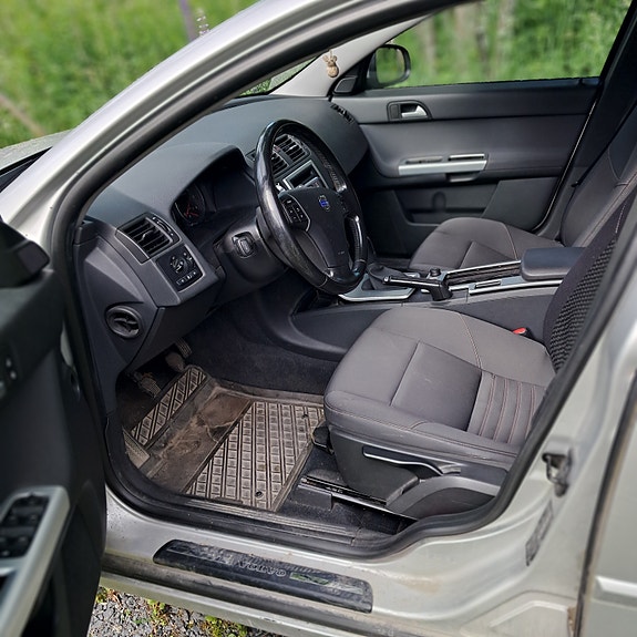 Volvo V50 5 of 7