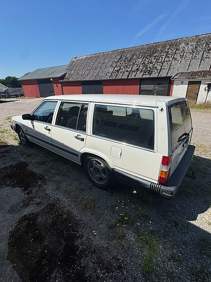 Volvo 740 4 of 7