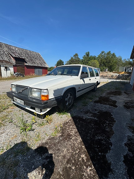 Volvo 740 3 of 7