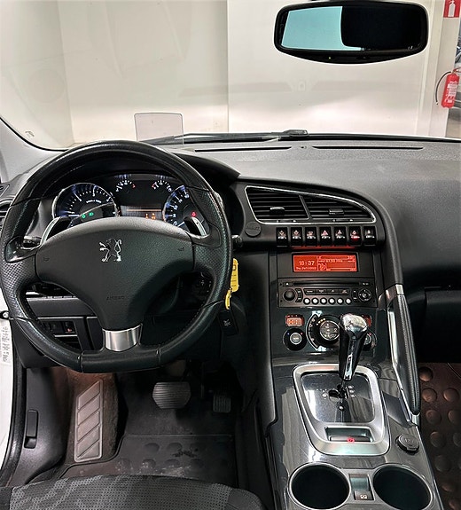 Peugeot 3008 13 of 19