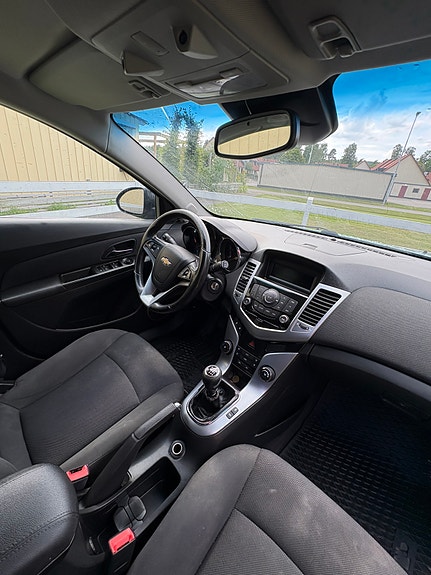 Chevrolet Cruze 3 of 9