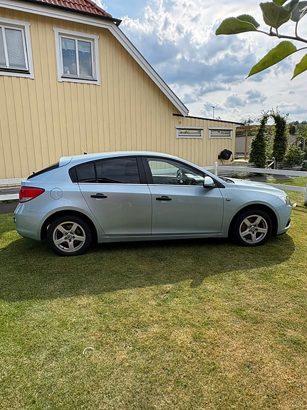 Chevrolet Cruze 7 of 9
