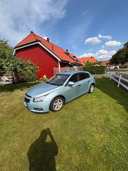 Chevrolet Cruze 8 of 9