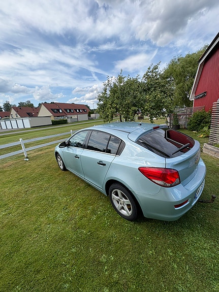 Chevrolet Cruze 5 of 9