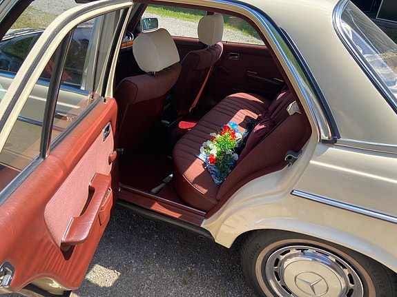 Mercedes-Benz 200 6 of 6