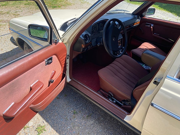 Mercedes-Benz 200 5 of 6