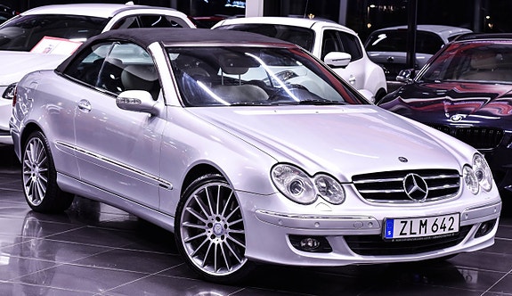 Mercedes-Benz CLK350 14 of 17
