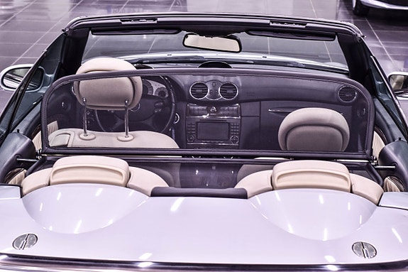 Mercedes-Benz CLK350 12 of 17